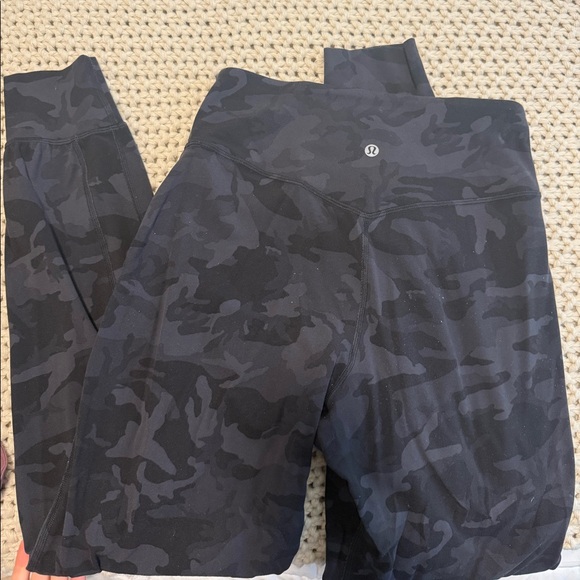 Lululemon Align Leggings Black Camo Size 6 - Picture 1 of 3